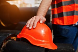 Como usar as câmeras de capacete para prevenção de acidentes em canteiro de obras?